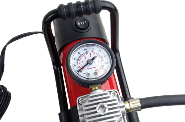 Auton kompressoripumppu 12V LED ACOMP-06 AMIO-02180