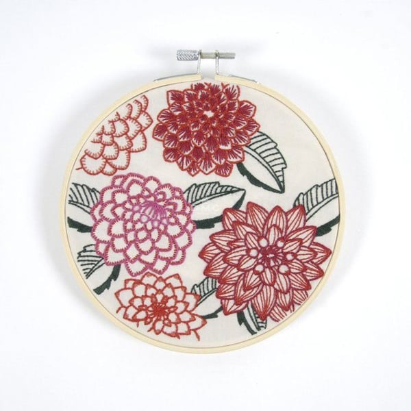 DMC - Broderikit Marie-Dominique Procureur Dahlior