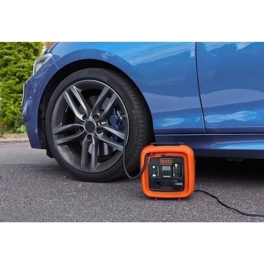 BLACK+DECKER ASI400-XJ trådbunden inflator-kompressor med 1 nål och 2 spetsar - 11 stänger, 160 PSI - 12 V cigarettändare
