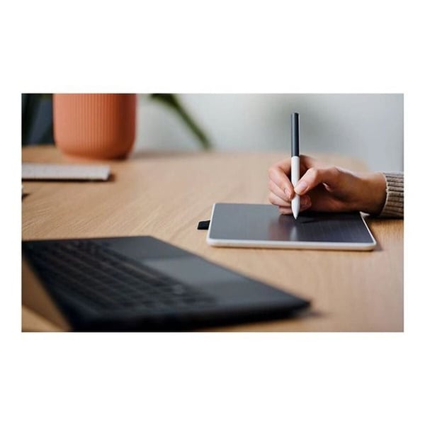 Grafiktavla - Wacom - One Small - 152 x 95 mm - USB-C - Bluetooth 5.1