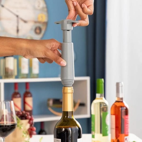 Handpump utan luft - INNOVAGOODS - Winuum - 4 korkar - Återanvändbar - Kompakt