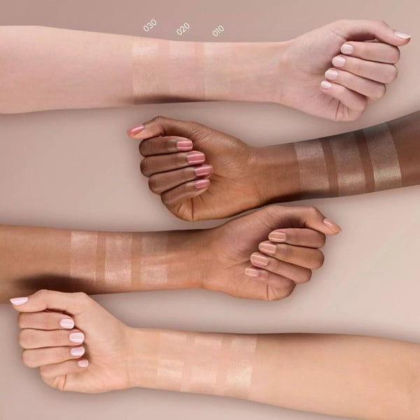 Catrice - All Over Glow Tint Treatment - 10 strålande diamant