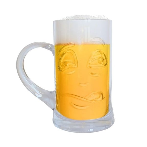 Double face expression ölmugg före och efter en öl