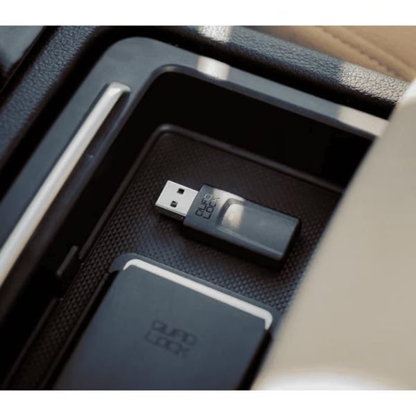 QUAD LOCK ADAPTER CARPLAY UTRUSTNING UTAN TRÅD/ANDROID AUTO
