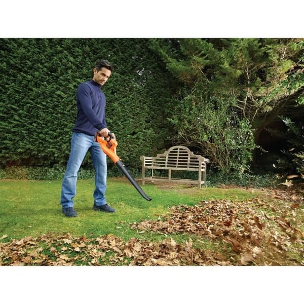 Trådlös blåsare BLACK+DECKER - GWC1820PC - 18V - Luftrörelse på 209 km/h - Med 18V - 2Ah batteri och 2Ah laddare
