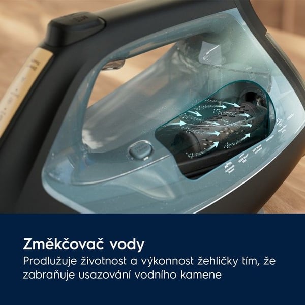 Strykjärn - Electrolux - Renew 800 - Framsystem - Dampfknapp - Ridskyddad sula