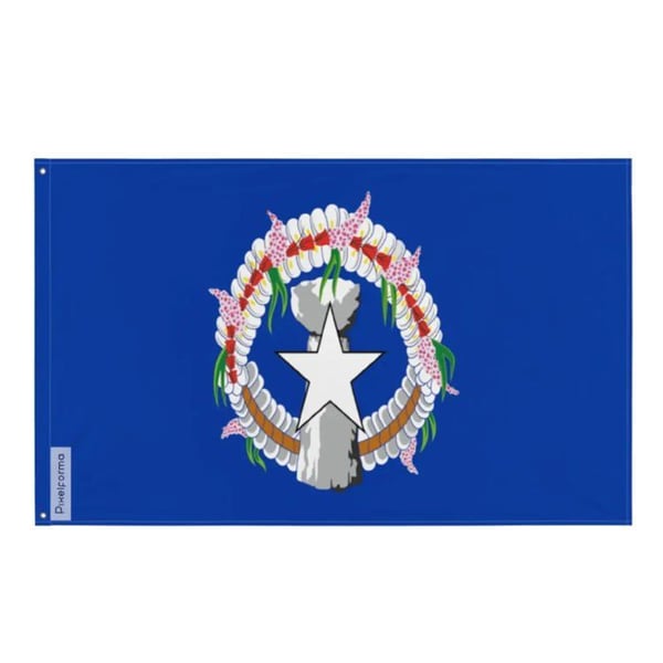 Flagga Nordmarianerna – 96 x 144 cm – Hållbar polyester – 2 metalöglor – Inomhus / Utomhus – Pixelforma