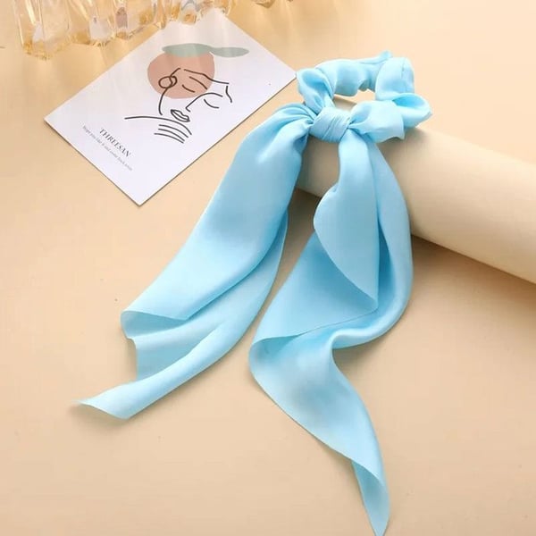Chouchou Foulard - AVIZAR - Lång - Satin - Dubbel Knut - Ljusblå