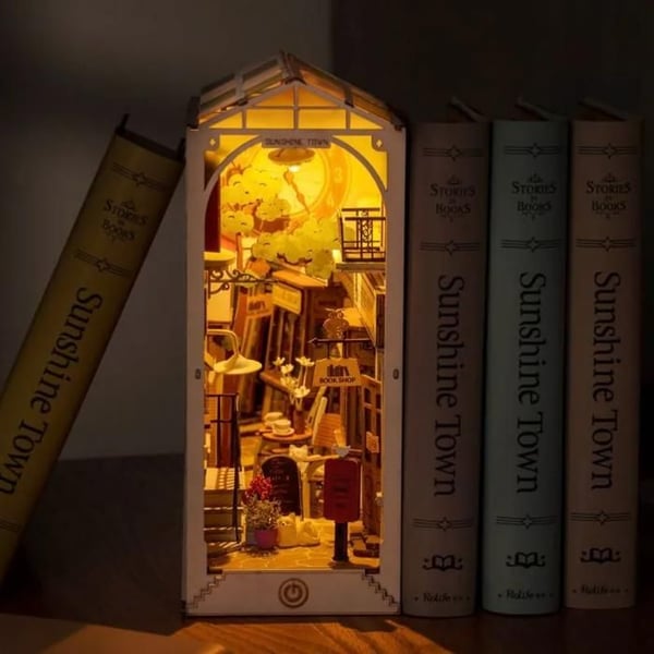 3D Model - ROLIFE - Sunshine Town - Træ Bogholdere - DIY - Miniature Hus