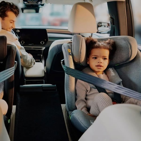 LIONELO Brave i-Size - Evolutionsbarnstol - 360° svängbar bas - 40-150 cm - Från 0 till 36 kg - ISOFIX - Grupp 0/1/2/3 - Grå