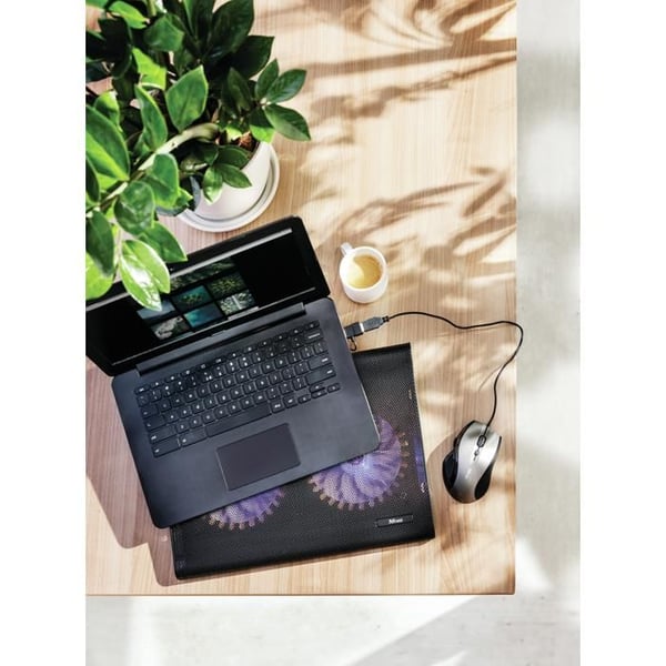 Ventilerad stöd - TRUST - Blå - 2 USB-fläktar - Blå belysning - För datorer 17,3''