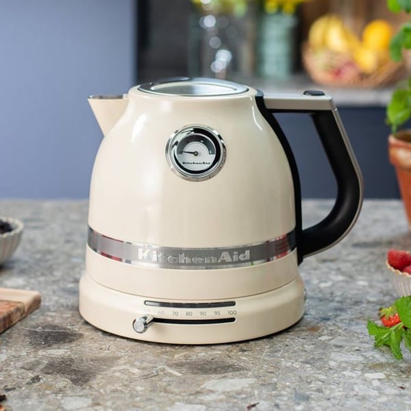 Sähkökannu - Kitchenaid - Artisan 5KEK1522EAC - 1,5L - Kermavalkoinen