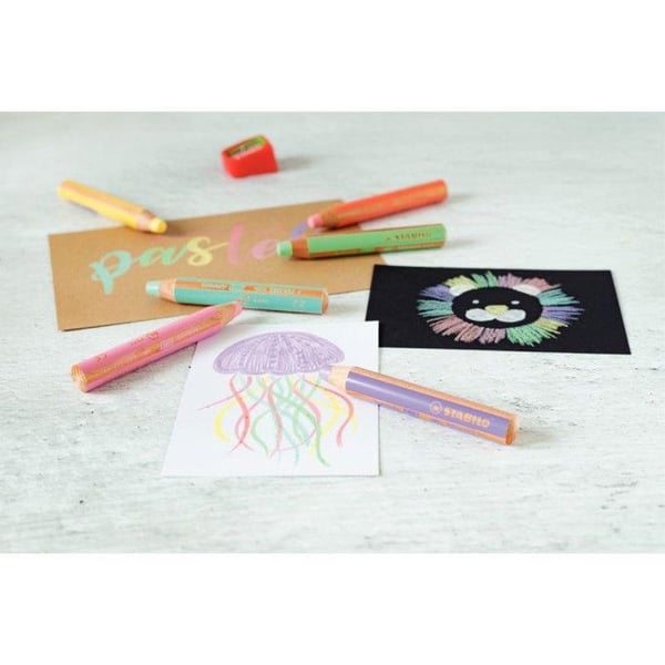 Etui med 6 pastelfarvede STABILO woody 3in1 farvekridt + 1 blyantspidser