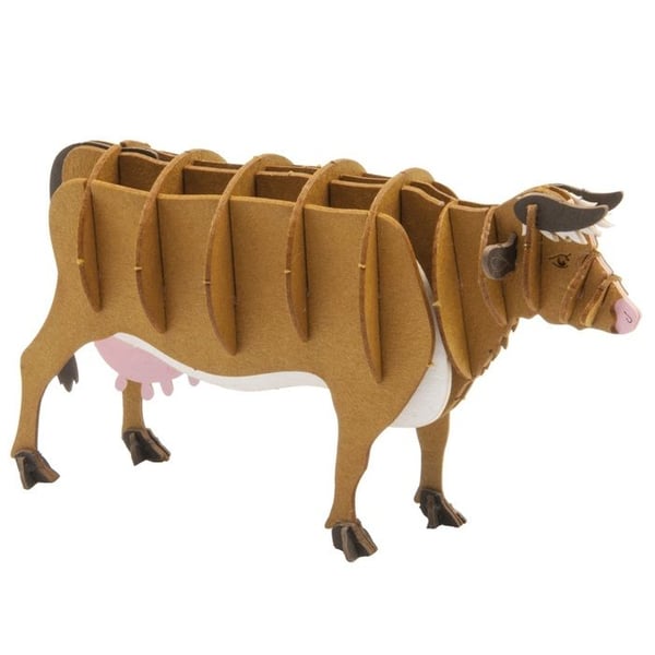 3D-modell i papper - FRIDOLIN - 3D-modell av brun ko - Laserskuren kartong - 11×6,5×4 cm - För montering från 8 år