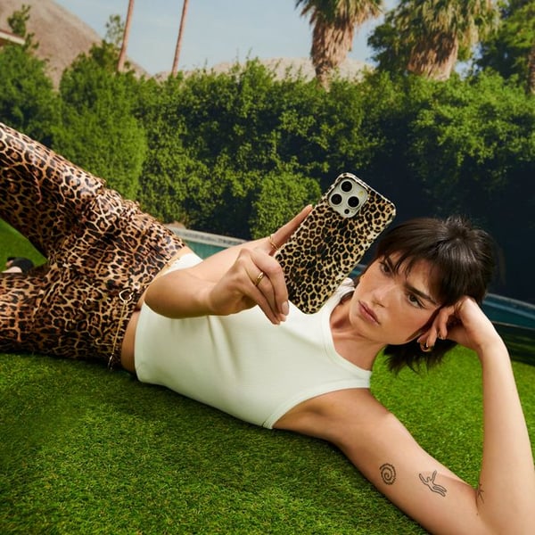 Bakstycke - Burga - iPhone 12 - Leopardmönster - Optimal Skydd - Elegant