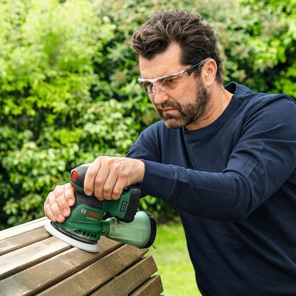 BOSCH trådløs ekscentersliber - UniversalOrbit 18V 20 - 18V - 125mm - 1 batteri 2,0 Ah + oplader