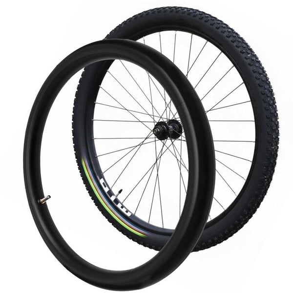 Däckslang 700×23C för cykel i slitstarkt svart gummi