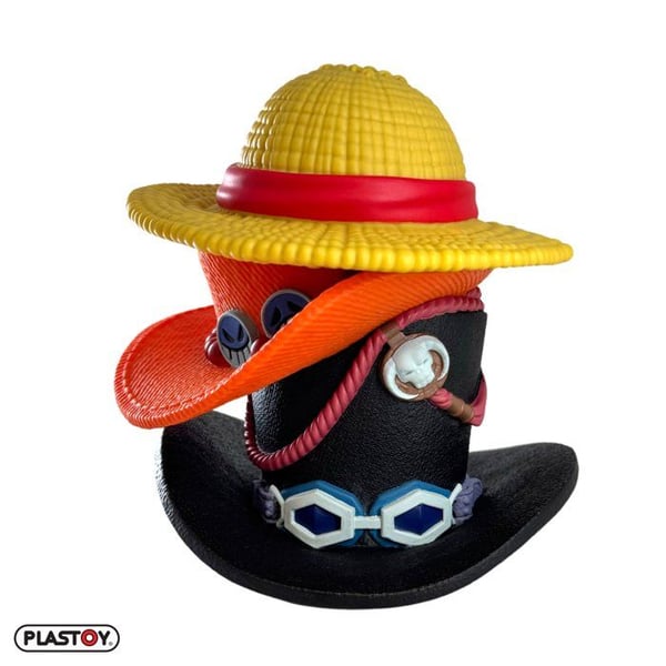 Sparbössa - PLASTOY - One Piece Högar av hattar Luffy Ace Sabo - Plast - 15 cm