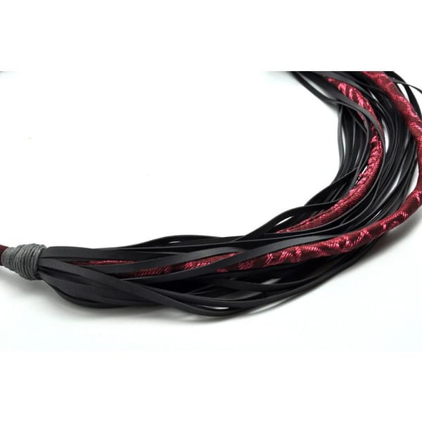 Fanny Fouks - Svart och bordeaux halsband