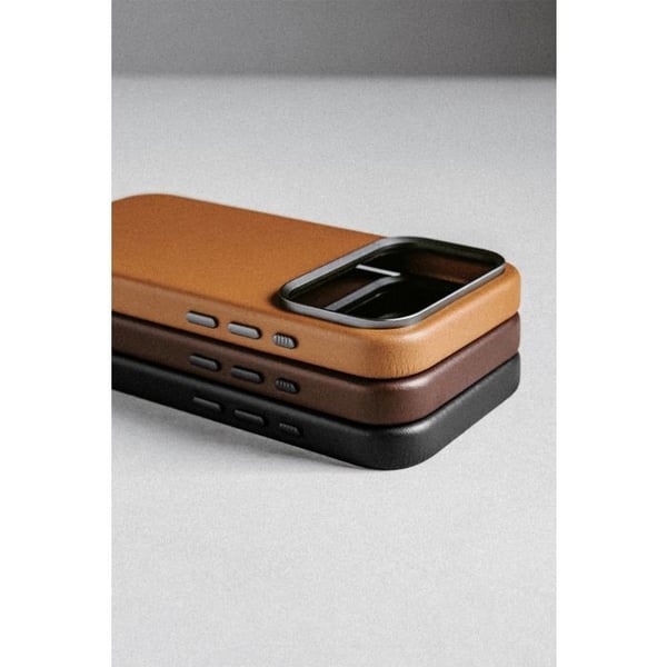 Traditionellt läderskydd - NOMAD - iPhone 17 Pro - Brun - MagSafe-kompatibel - Elegant skydd