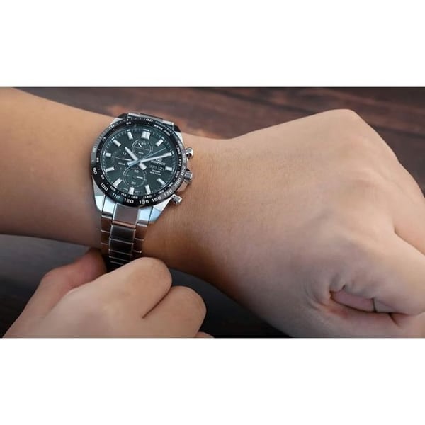 Klocka - CASIO - EDIFICE COLLECTION - Grön urtavla - Rostfritt stål - Vattentålighet 10 BAR