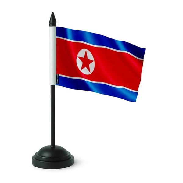 Bordflagga från Nordkorea – 14 x 21 cm – Polyester – Svart Plastfot – Pixelforma
