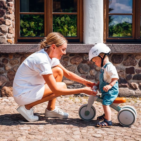 MoMi TEDI – Lättviktig Baby Löpcykel utan Pedaler – 1,35 kg – Aluminiumsram – 1 till 3 År – Grön