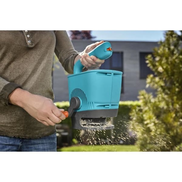 GARDENA Handspridare M – Total kapacitet 1,8L – Yta 100m² max – Spridningsbredd 4m – Ergonomiskt handtag – (431-20)