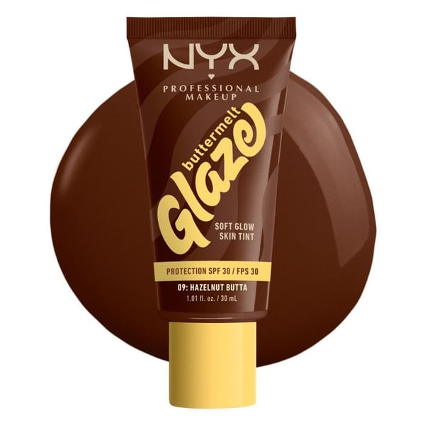 NYX Professional Makeup Buttermelt Glaze Tint, Foundation SPF30 upp till 12h hållbarhet, Hasselnötsbutter