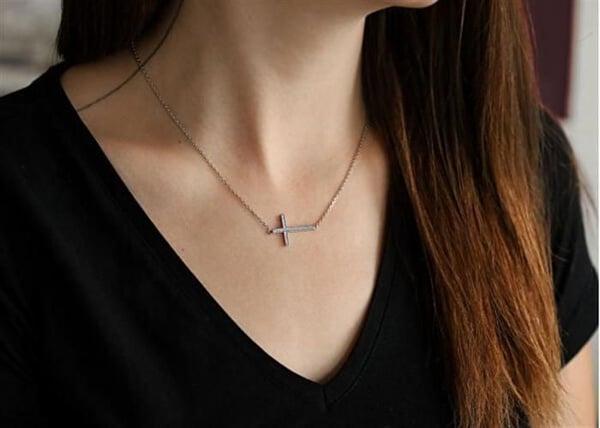 Halsband - AGATO - Kors - Silver 925 - Kubisk Zirkon - Längd 42 cm justerbar