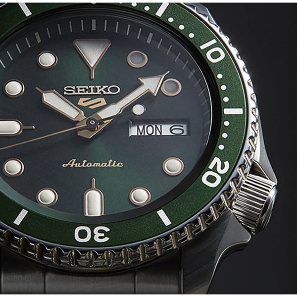 Armbandsur - SEIKO - 5 Sport - Automatisk - Vattentålig 100m - Luminös Grön Urskiva