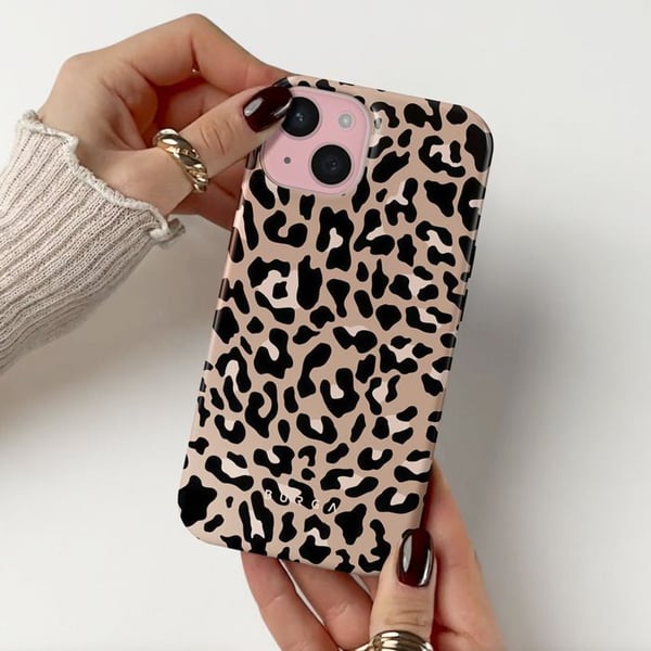 iPhone 15- Skal - BURGA - Pure Instinct - Elegant - Ljusbrun - Skydd mot Stötar och Repor