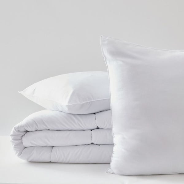 Pack Couette Blanrêve 140 x 200 cm + kudde 60 x 60 + kudde 45 x 70 Serien "Douceur" behandlad mot kvalster