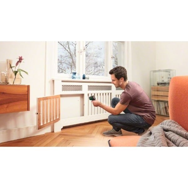 Bosch Infrapuna Thermomether UniversalTemp (−30 °C:sta +500 °C:een, helppo ja tarkka mittaaminen, 3 materiaalityyppiä)