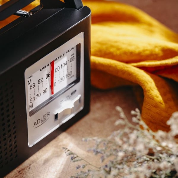 Radio - Adler - AD 1909 - AM/FM - Portabel - Teleskopantenn - Nätadapter/batteri