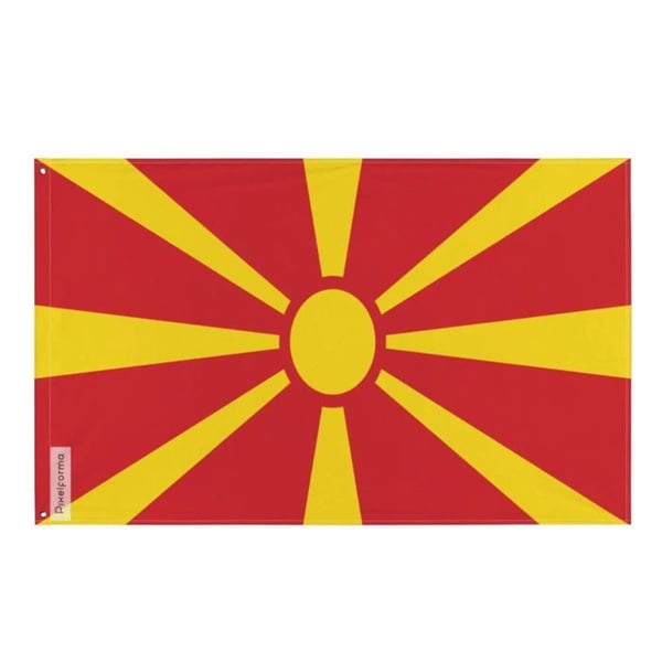 Flagga Nordmakedonien – 192 x 288 cm – Hållbar Polyester – 2 Metallöglor – Inomhus / Utomhus – Pixelforma