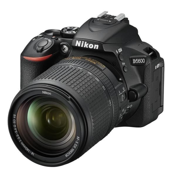 D5600 + AF-S DX 18-140mm ED VR