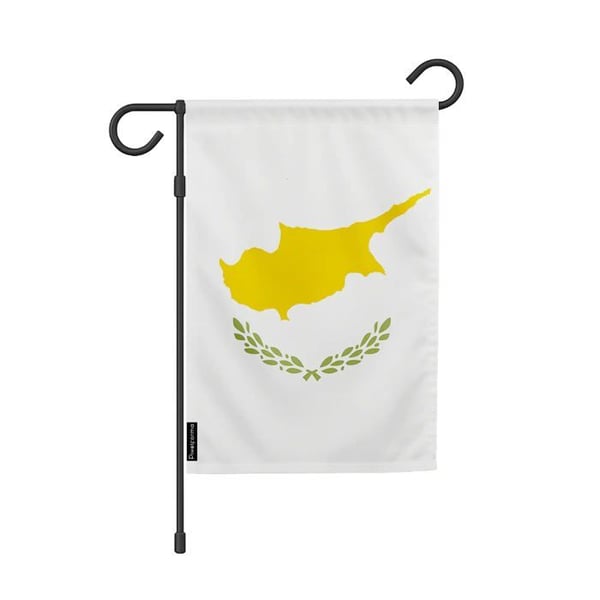Cyperns Trädgårdsflagga – 32 x 47,5 cm – Hållbar Polyester – Horisontellt Format – Utomhus – Pixelforma