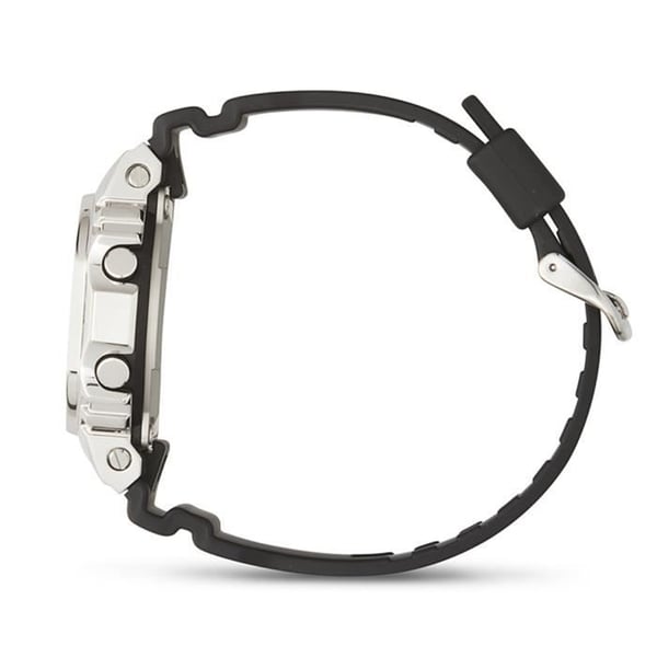 Casio Ur - Herre - GM-5600U-1ER - Vandre 20 Atm - Sort Plastiksnor