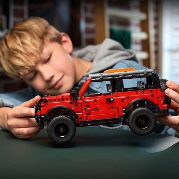 LEGO Technic 42213 SUV Ford Bronco - Samlesæt til børn fra 9 år