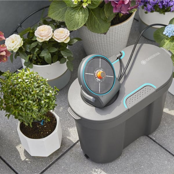 GARDENA AquaBloom solar automatisk vandingsløsning - Med vandreserve - Op til 20 planter - Drypvanding (13301-20)