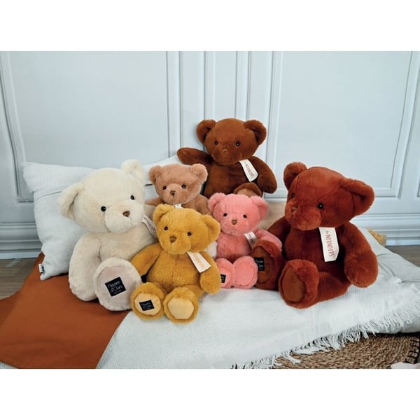 Peluche - Karhu Tarina - Nalle - 28 cm - Vaaleanpunainen Praliini - Pehmeys ja Lempeys