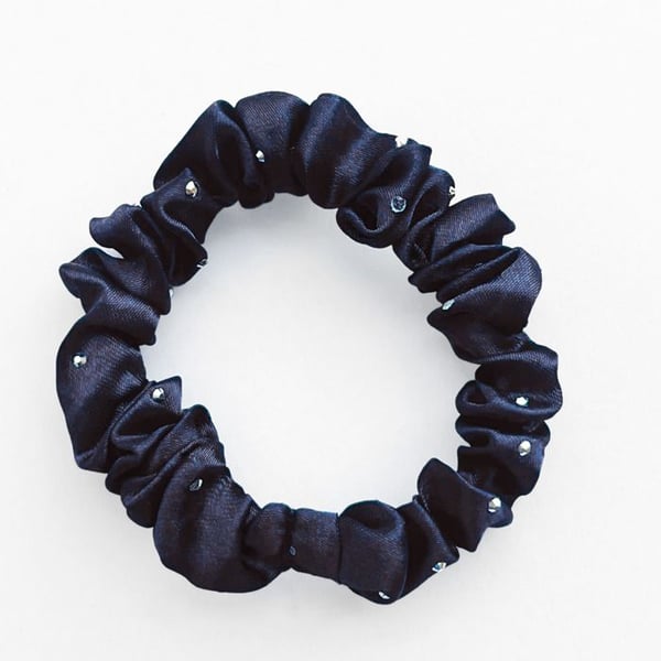 Chouchou Klassisk - AVIZAR - Satin Plisserad - Diamant Chic - Blå - Accessoar Kvinna