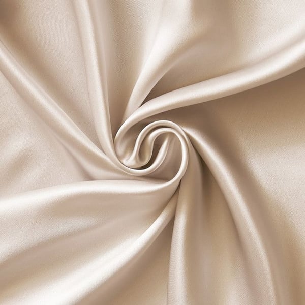 Kuddfodral "Soanne" Mulberrysilke Butterfly-effekt - 50x70 - Soanne Pampa