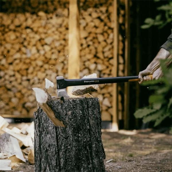 Fiskars 1069108 Yxa 815 mm 2440 g Vikt på huvudet 1734 g