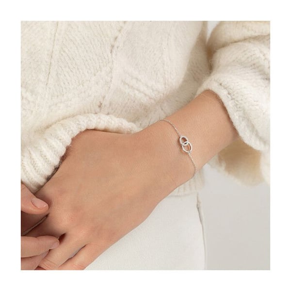Silver bracelet with linked rings AJNR0003