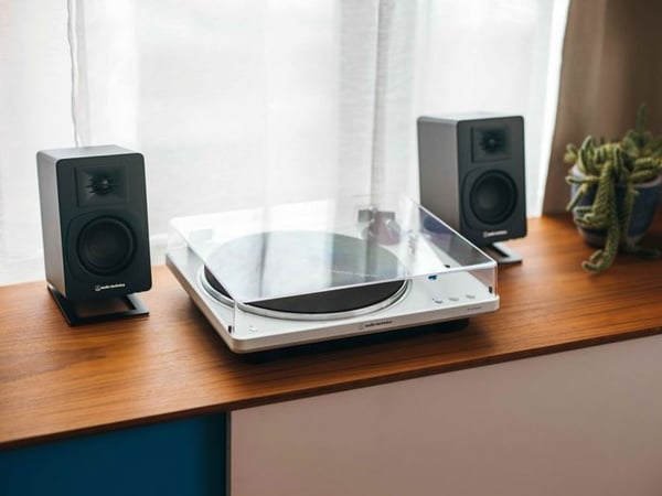 Audiotechnica AT-LP70XBT Hvid vinylplade