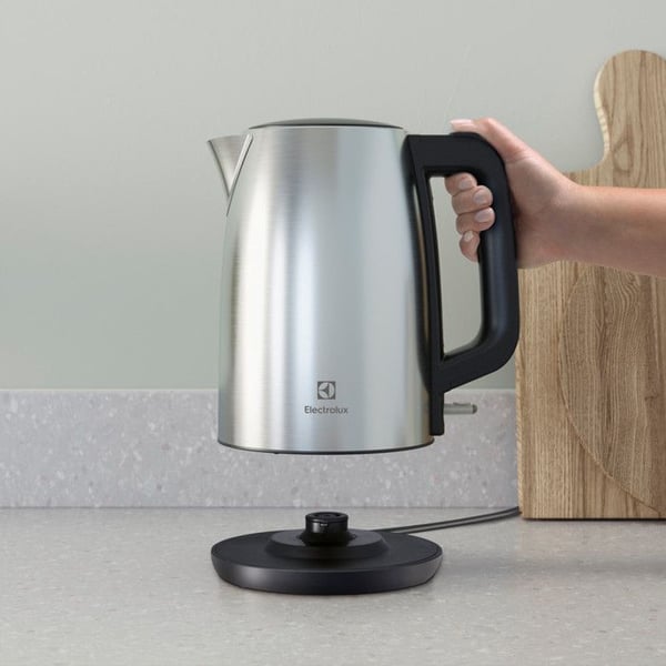 Electrolux 910 003 620 Teräksinen vedenkeitin