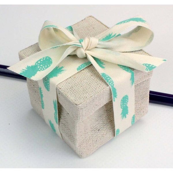 MégaCréa DIY - Tryckt bomullsband Ananas grön 1,5 cm 2 m