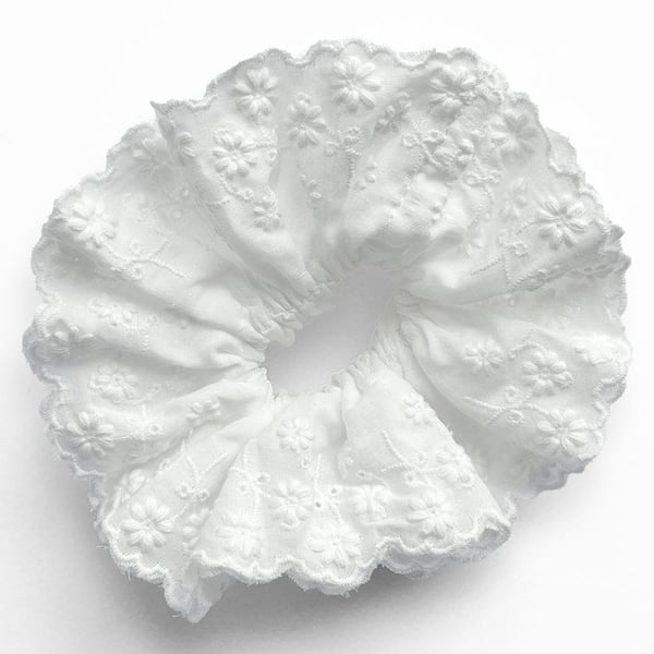 Chouchou - AVIZAR - Kklassisk - Broderad Tyg - Vit - Vår Elegans